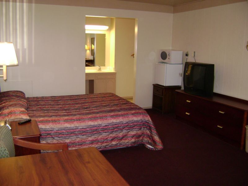 Tiffin Motel Room photo
