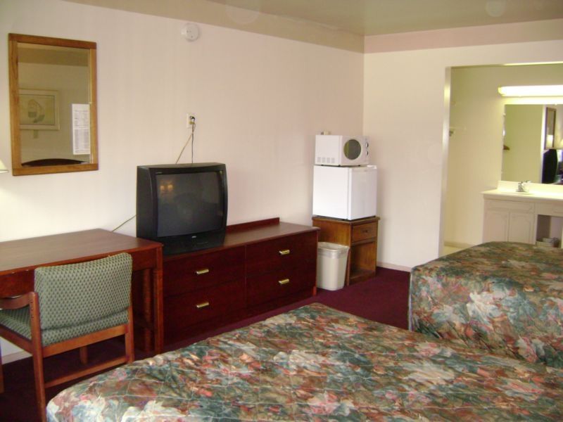 Tiffin Motel Room photo